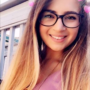 Meet your Posher, Denisse